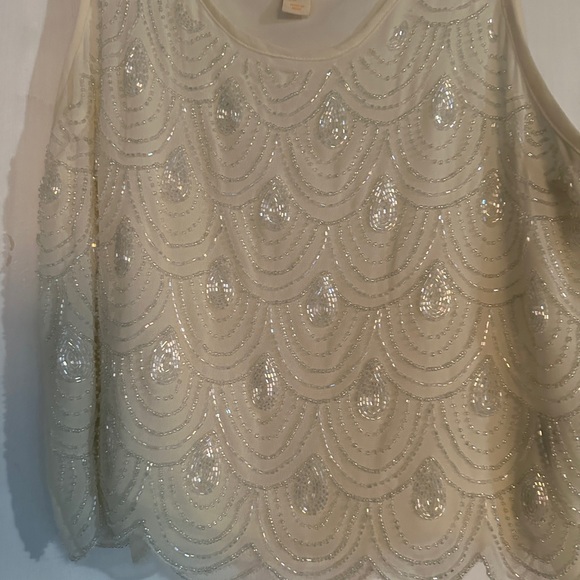 Lucy & Laurel Breaded Top - Picture 2 of 7